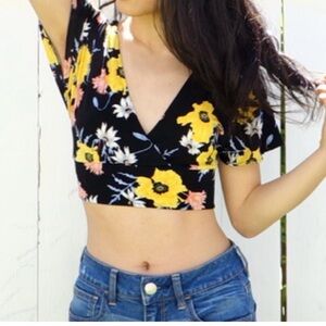 Cropped wrap top, tie back